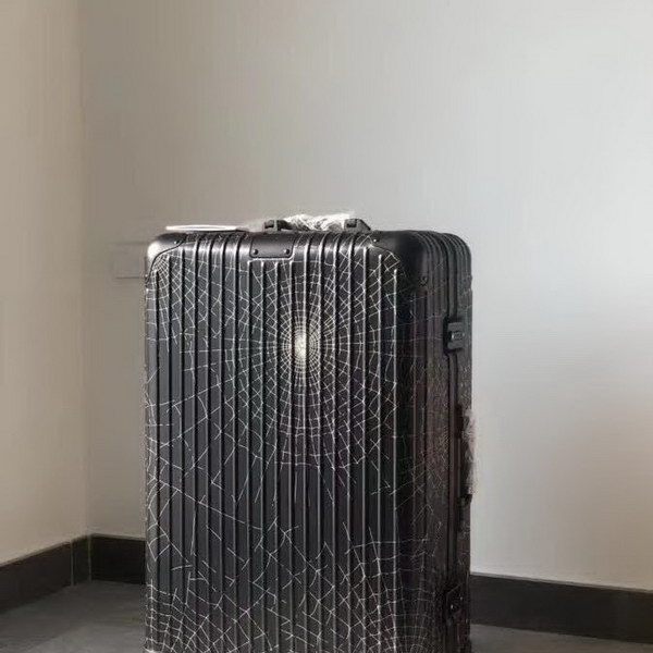 商品Alt模板：日默瓦/rimowa x Supreme联名蜘蛛网，全铝箱体，二次氧化蜘蛛网，无极变速弹跳拉杆 - xtest