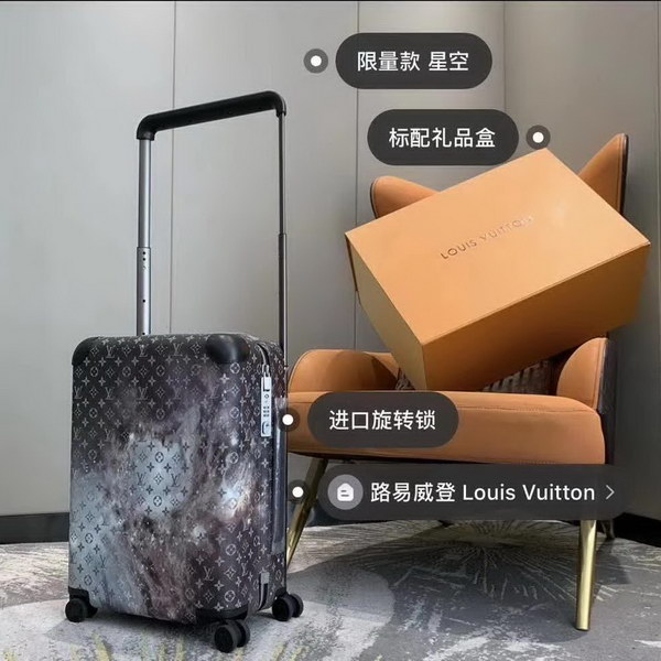 商品Alt模板：路易威登/LV 星空Horizon拉杆箱以个性创意革新，追溯品牌传统行李箱的设计风尚，皮革边角保护和超大外置拉杆丰富智慧细节，打造优雅且实用的旅行伴侣 - xtest