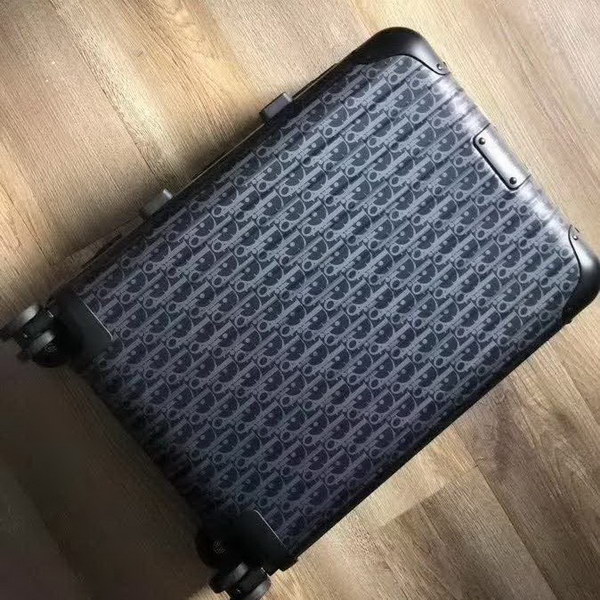 商品Alt模板：日默瓦/Rimowa X Dior联名独家定制款旅行箱，汇集艺术，时尚与设计，体现精湛的手工匠艺和专业技术，创新的阳极氧化技术赋予铝制表面鲜亮色彩 - xtest